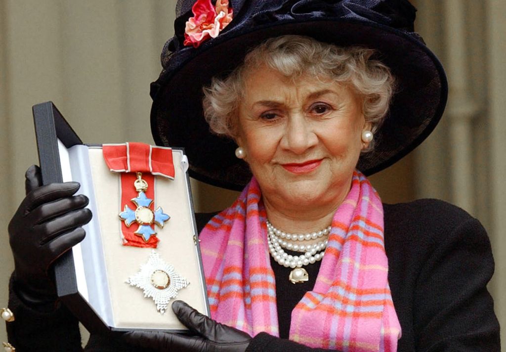 joan-plowright-oscar-nominee-legacy