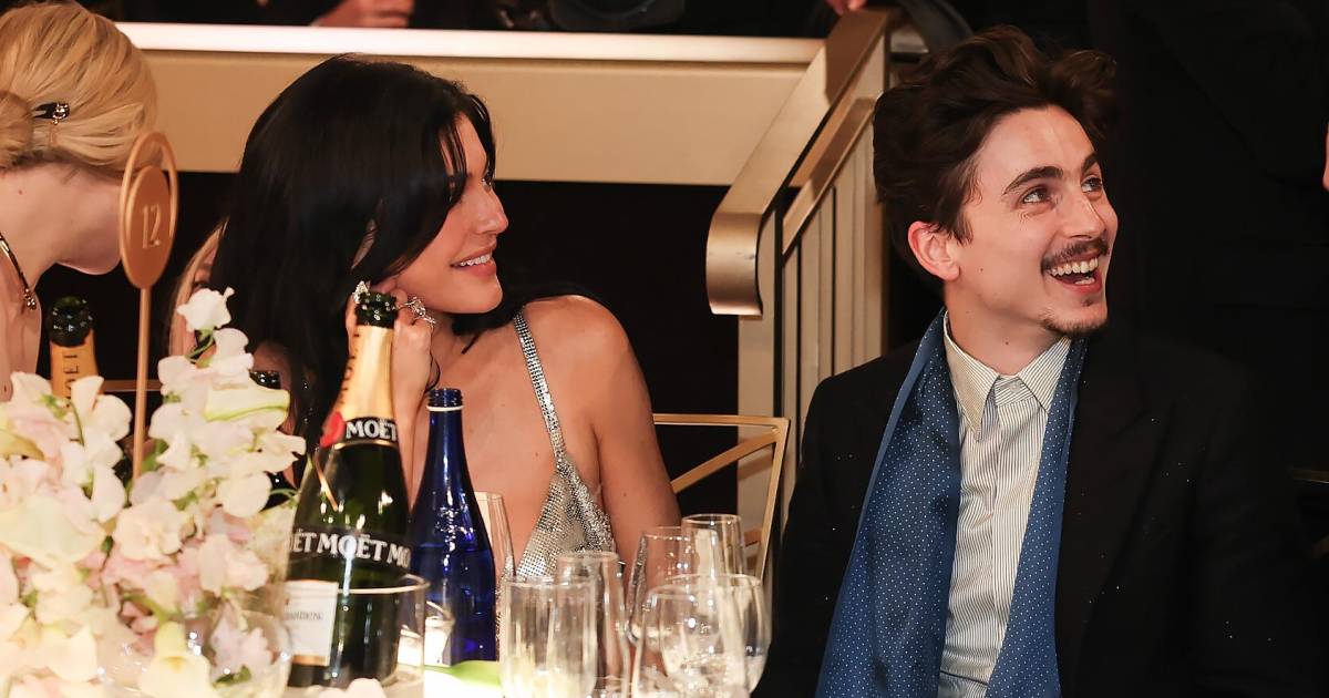 Hollywoods New Power Couple: A Kiss That Captivated the Golden Globes