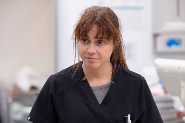 fiona-dourif-dr-cassie-mckay