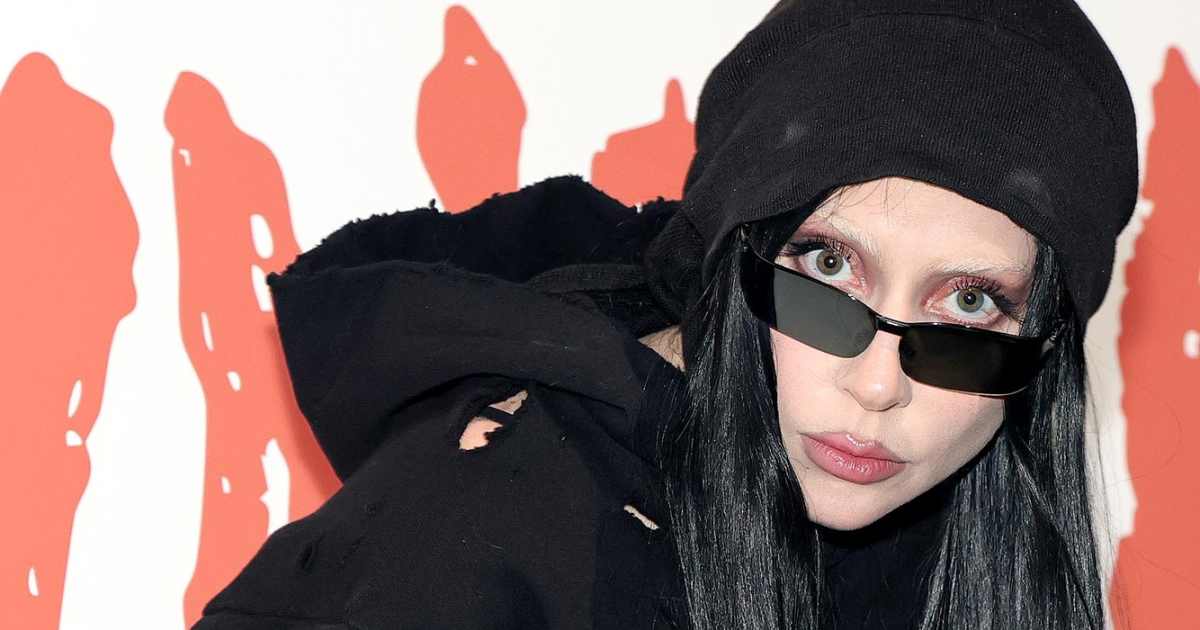 lady-gaga-how-bad-do-u-want-me