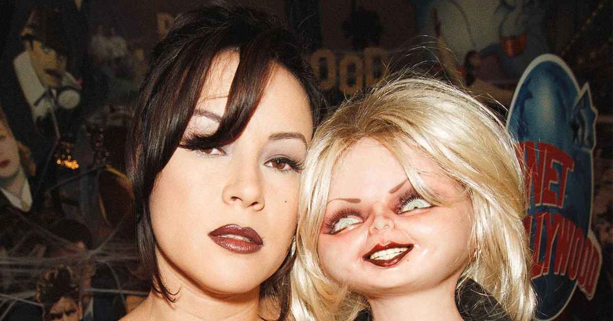 jennifer-tilly-chucky-dolls-tribute