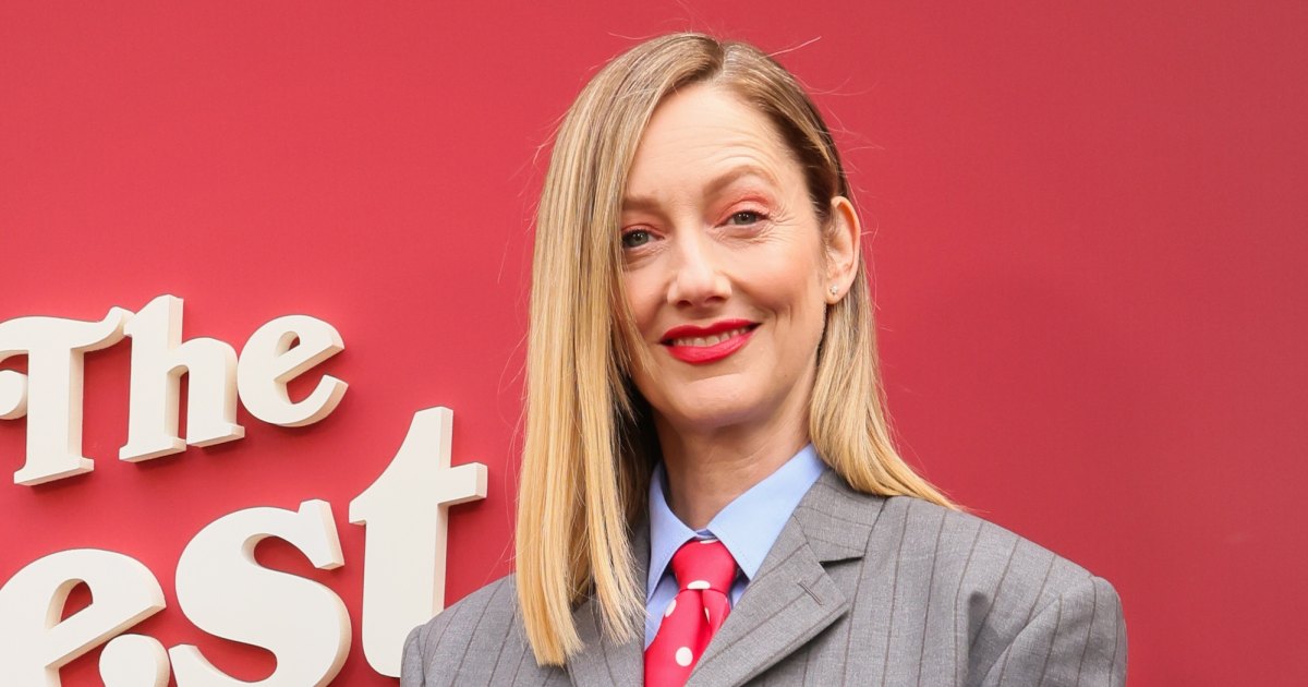 judy-greer-modern-family-role