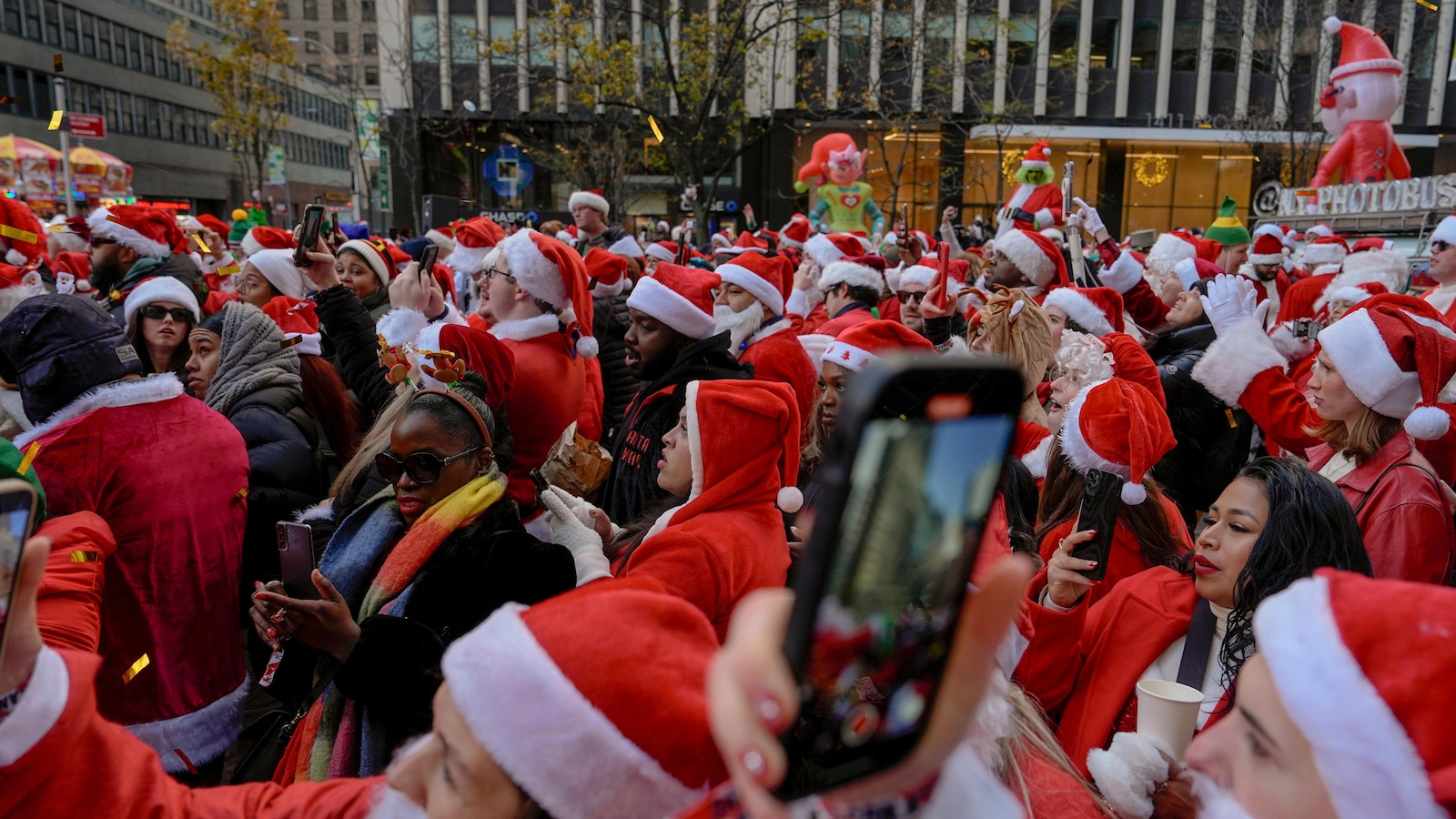 santacon-holiday-celebrations