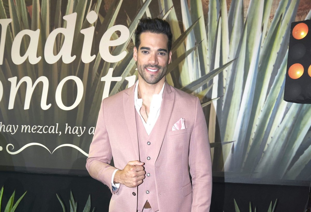 alana-lliteras-guty-carrera-romance