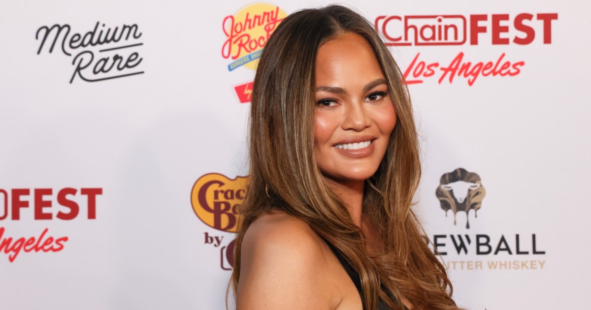 chrissy-teigen-social-media-timeout