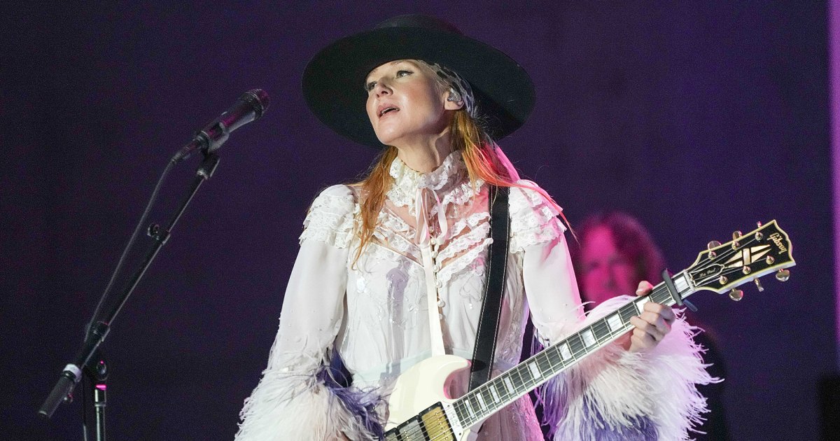 jewel-apology-inauguration-performance