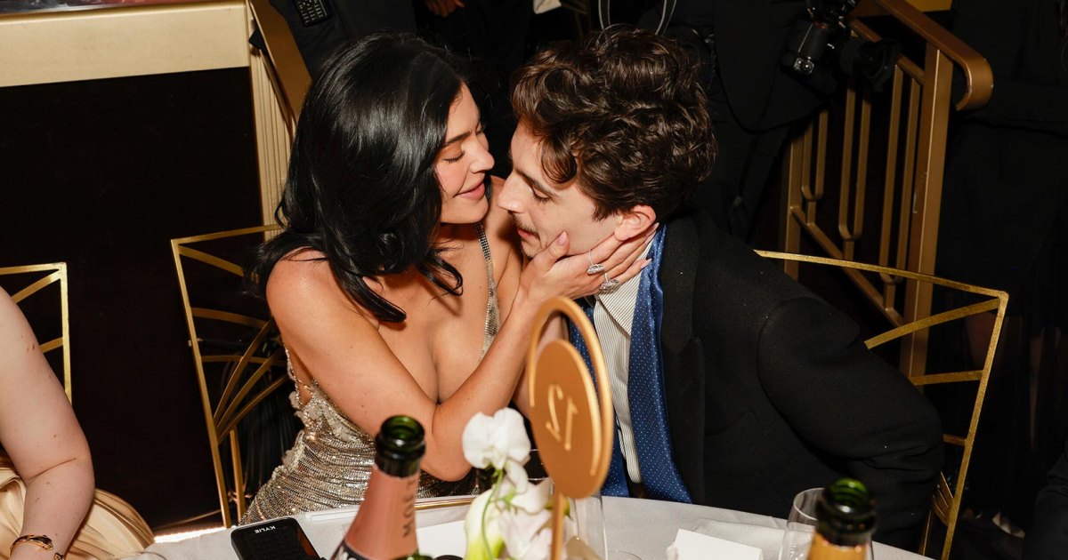kylie-jenner-timothee-chalamet-support
