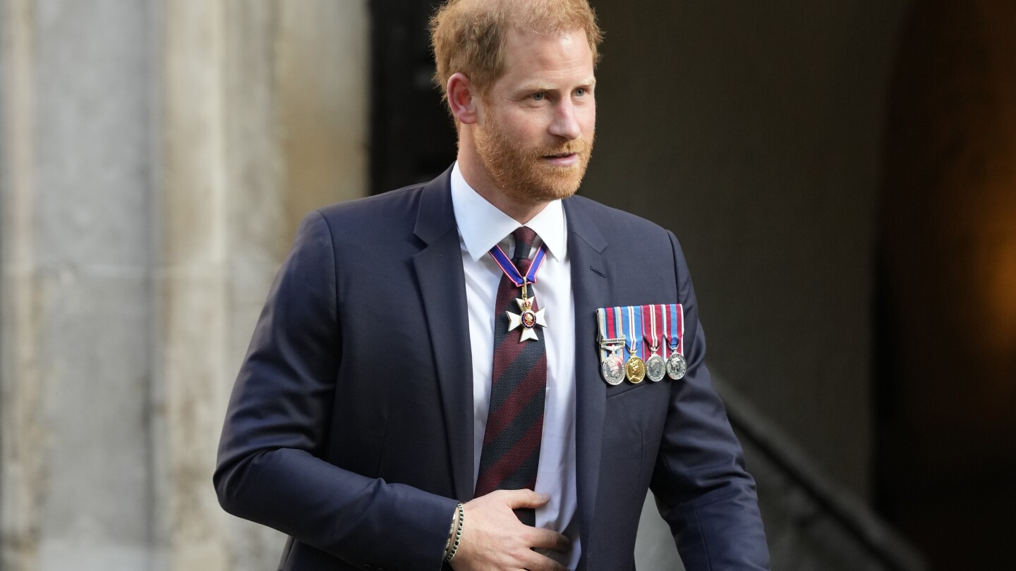 murdoch-tabloids-apology-prince-harry