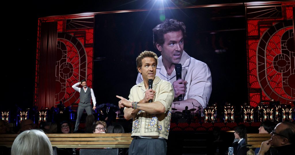 ryan-reynolds-hugh-jackman-concert-review