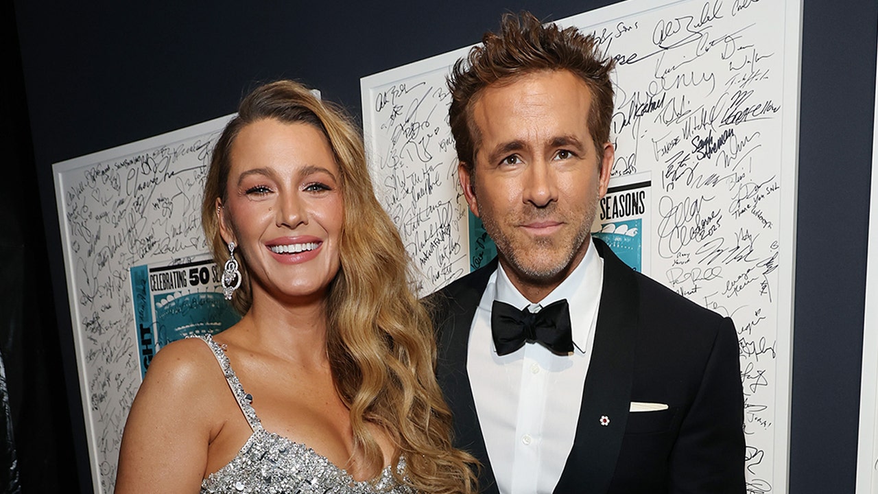 blake-lively-ryan-reynolds-snl-controversy