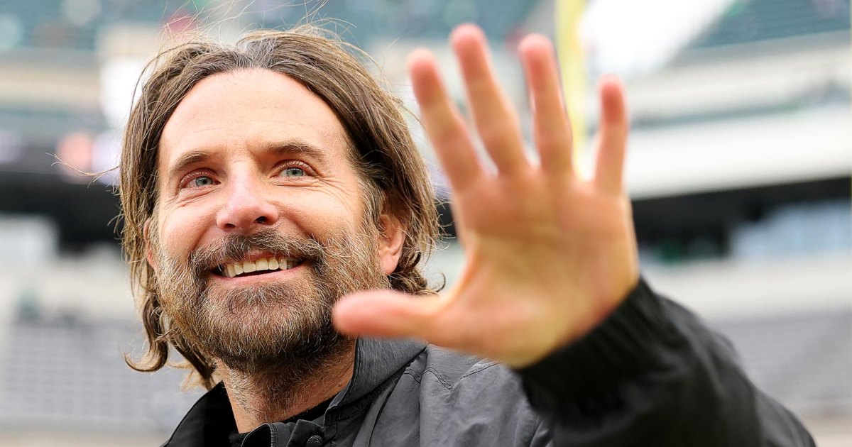 bradley-cooper-cheesesteaks-eagles-fans