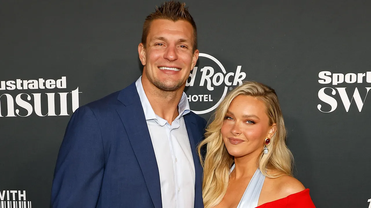 camille-kostek-rob-gronkowski-nfl-retirement