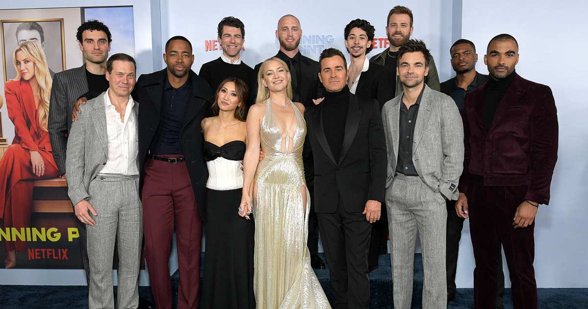 kate-hudson-crawfish-boil