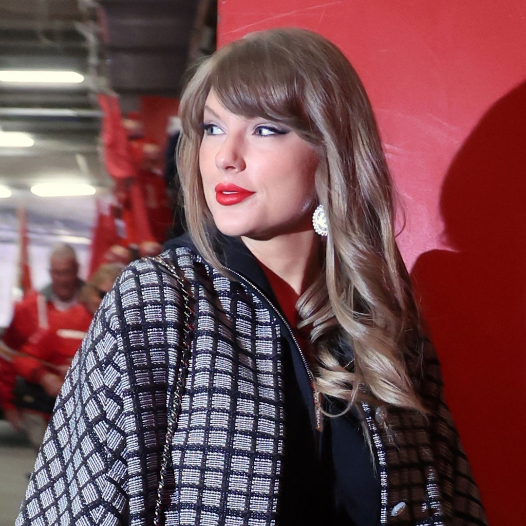 taylor-swift-super-bowl-jumbotron