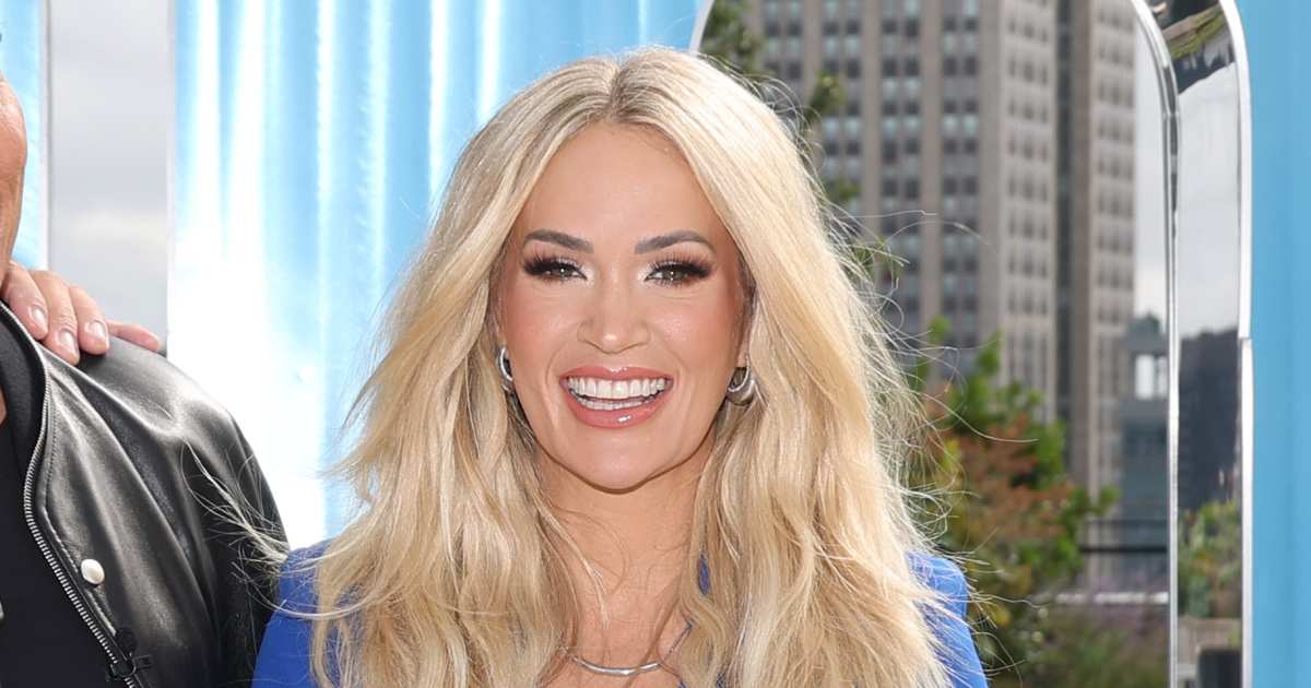 carrie-underwood-emotional-reunion