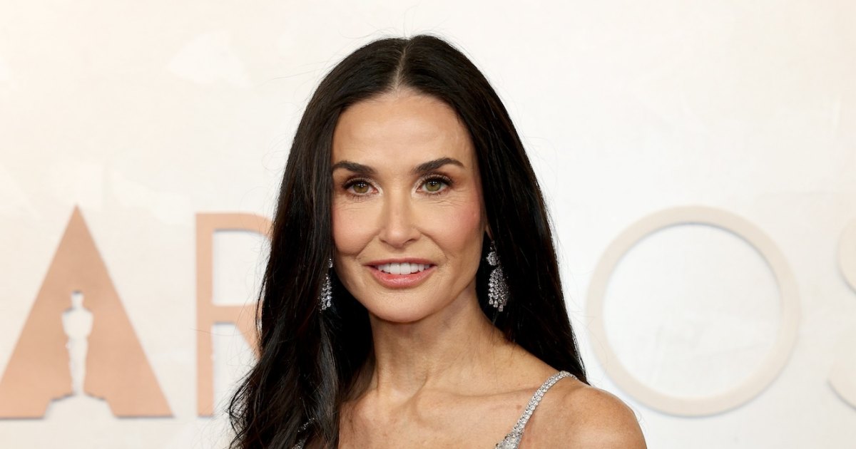 demi-moore-oscars-comfort-food-dog