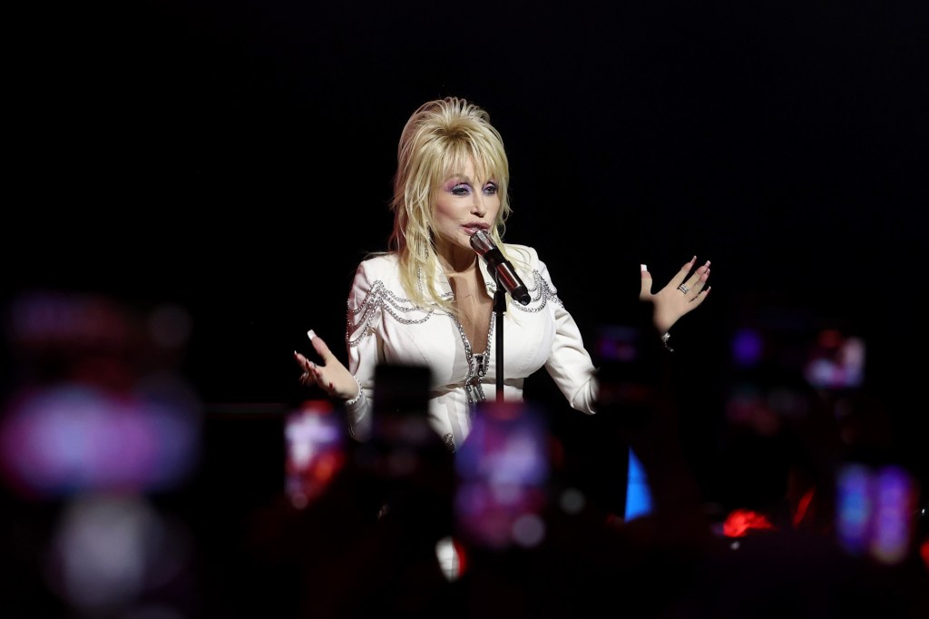 dolly-parton-honors-carl-dean-new-song