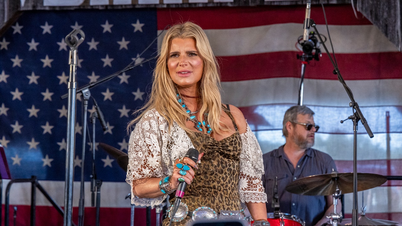 jessica-simpson-fat-shaming-nashville