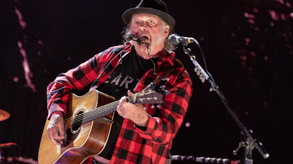 neil-young-ukraine-concert-security