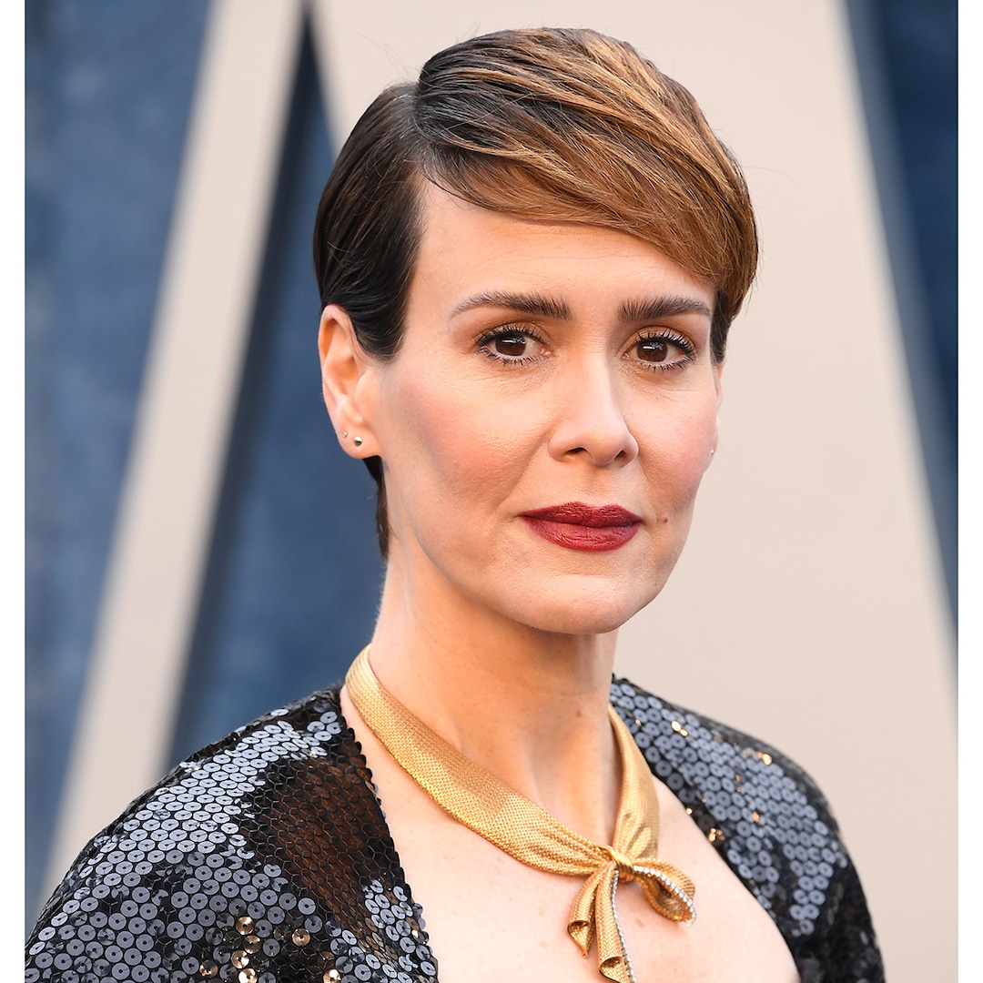 sarah-paulson-paris-fashion-week-2025