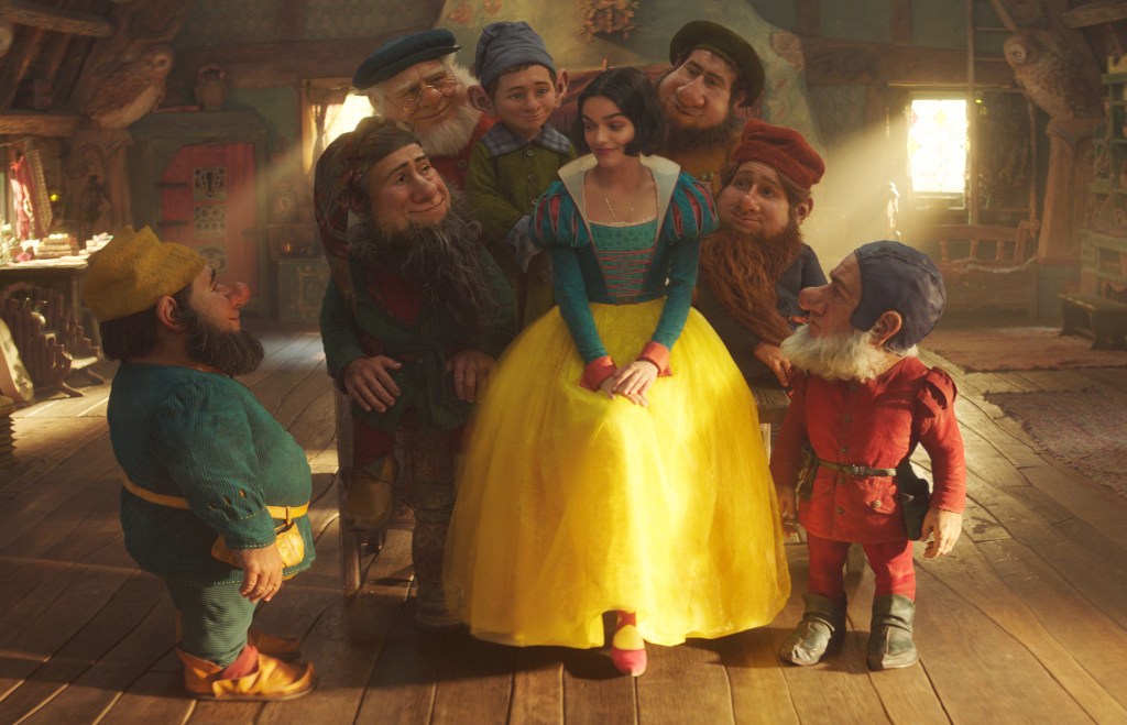 snow-white-review-rachel-zegler-gal-gadot