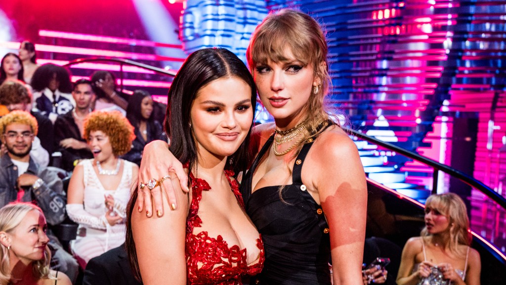 taylor-swift-selena-gomez-album