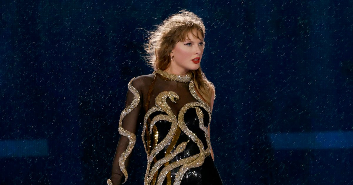 taylor-swift-snake-necklace-reputation