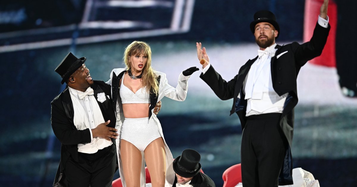 taylor-swift-travis-kelce-iheartradio-awards