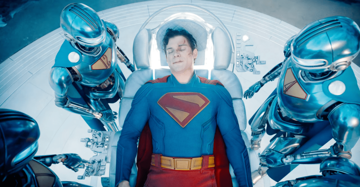 superman-robot-assistants-trailer