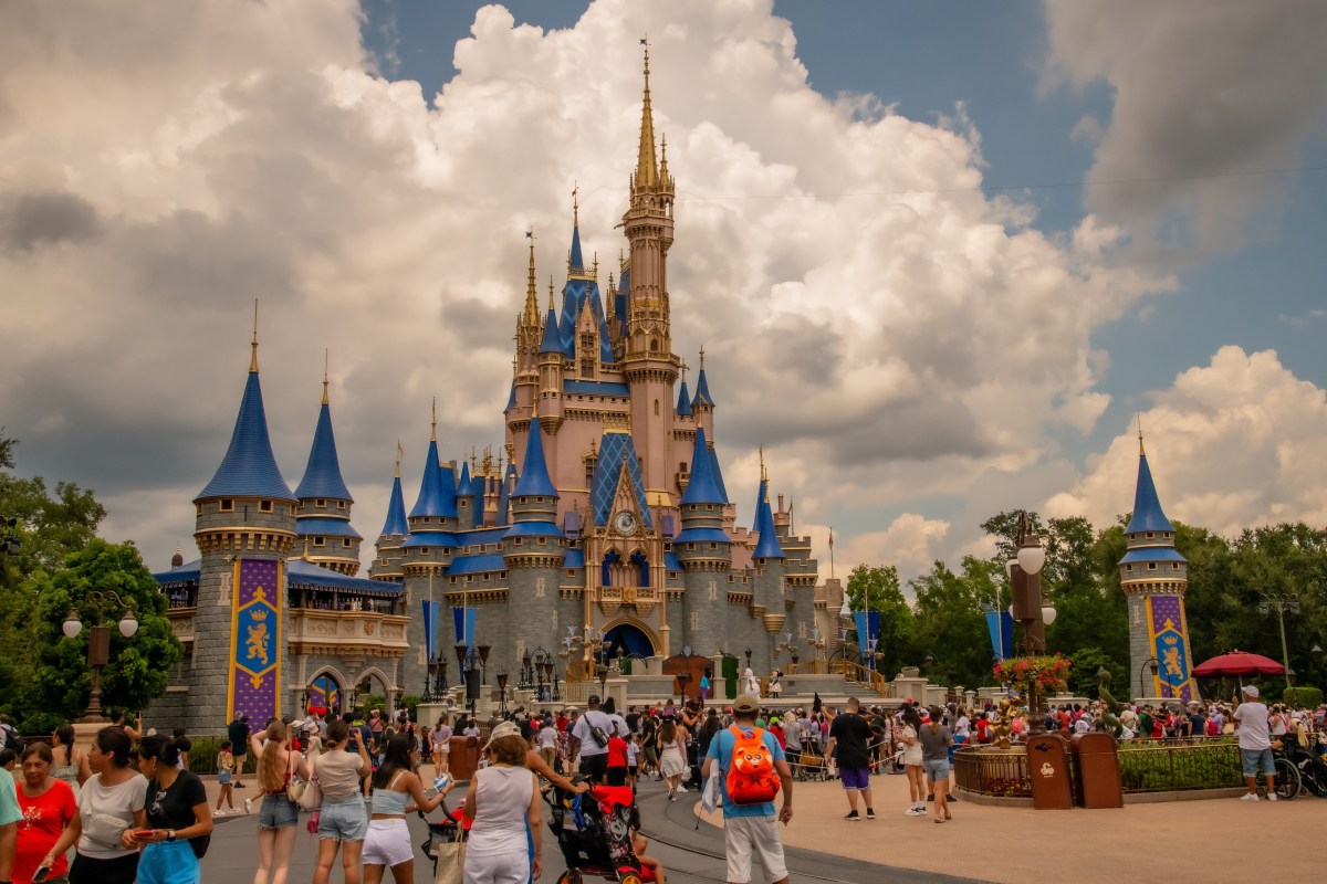 disney-park-closure-evacuation