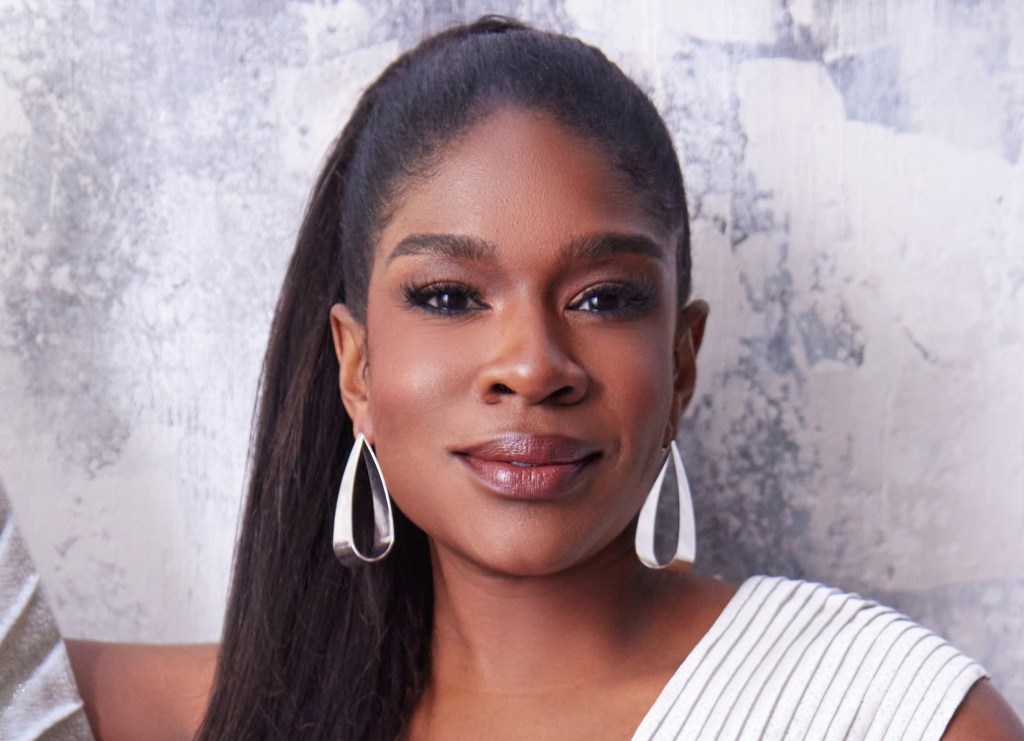 edwina-findley-innovative-artists-signing