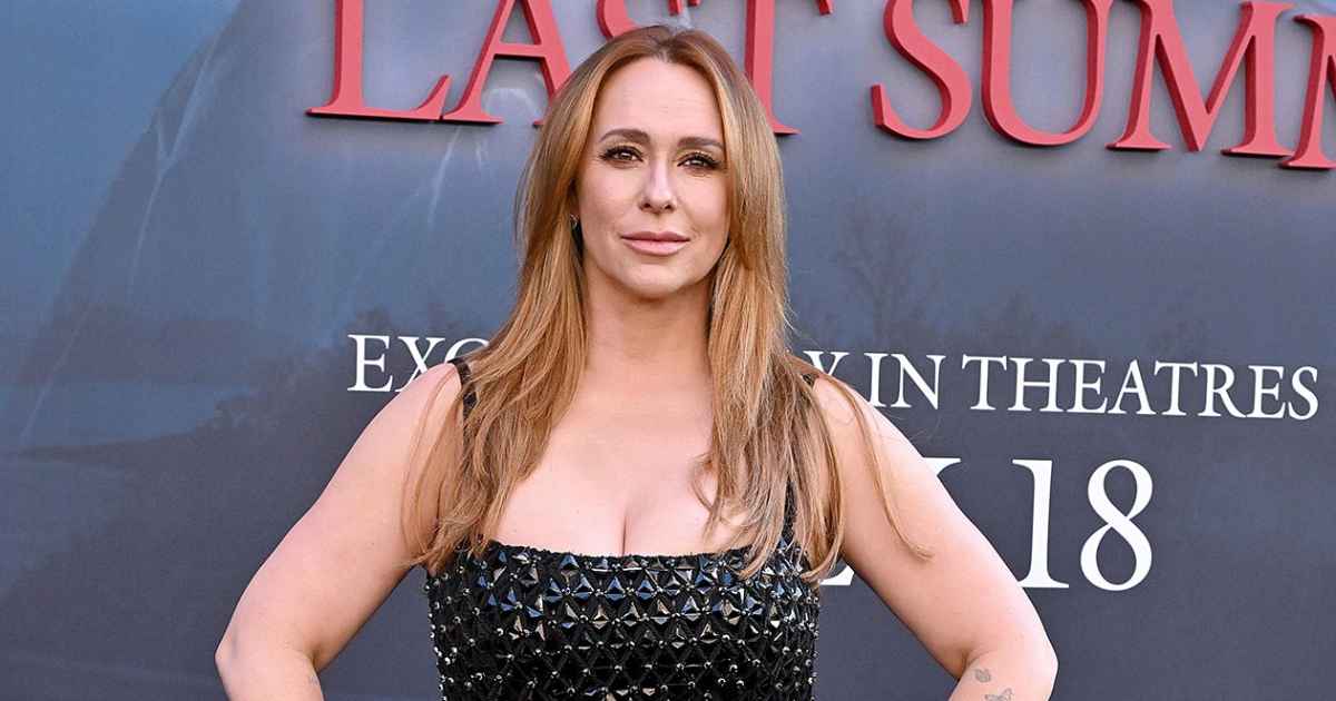jennifer-love-hewitt-film-premiere