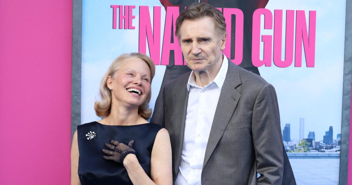 pamela-anderson-liam-neeson-naked-gun-premiere