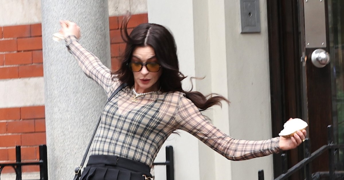 anne-hathaway-devil-wears-prada-slip