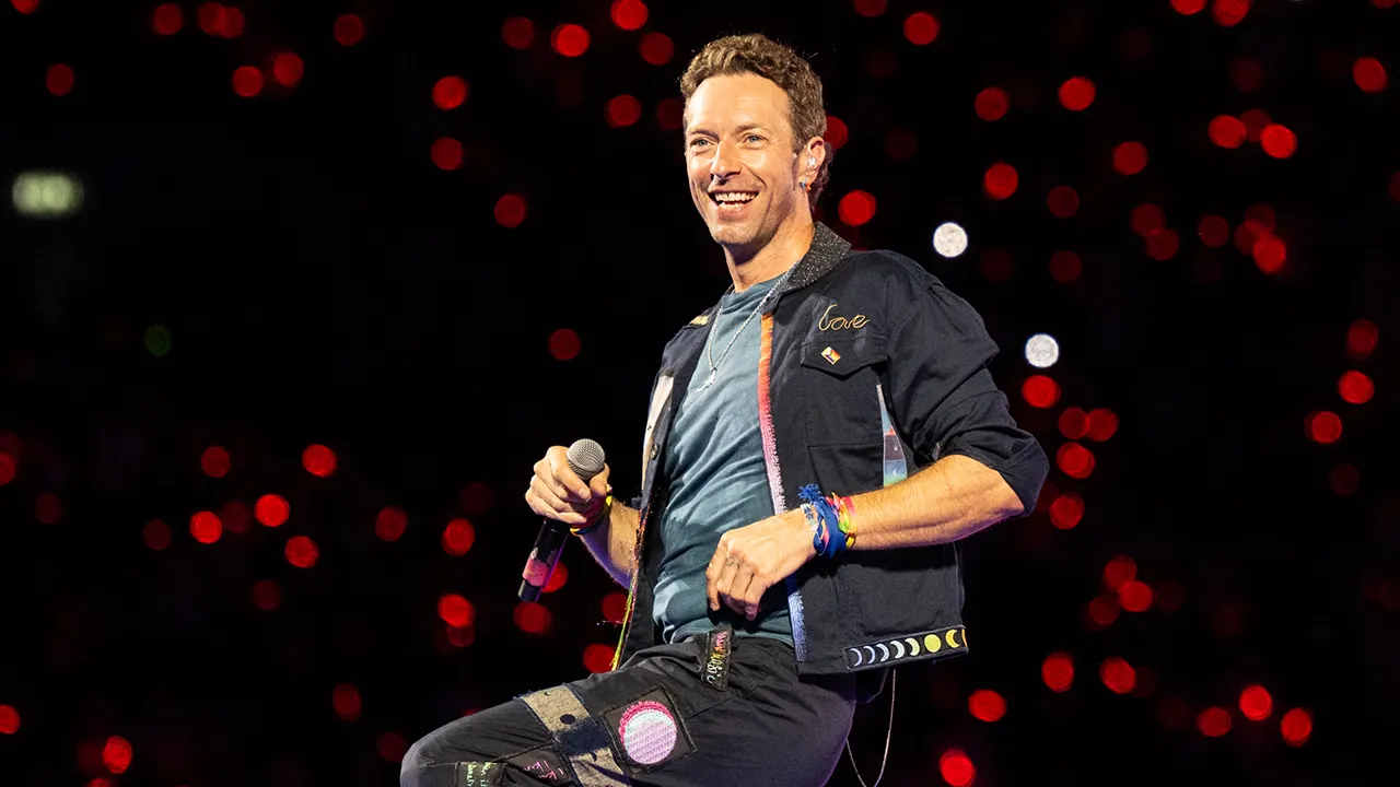 chris-martin-proposal-astronomer-scandal