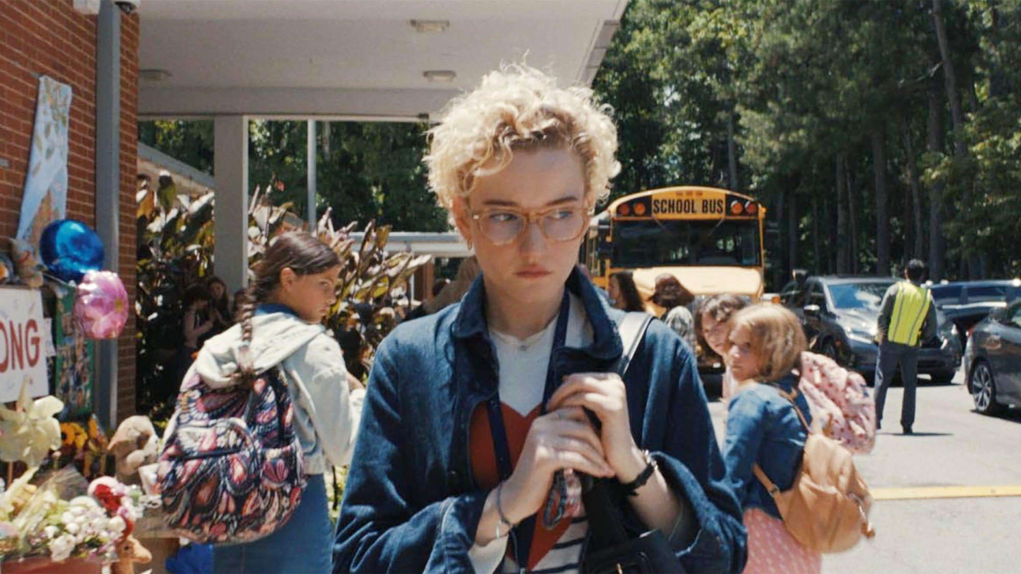 julia-garner-psychological-thriller