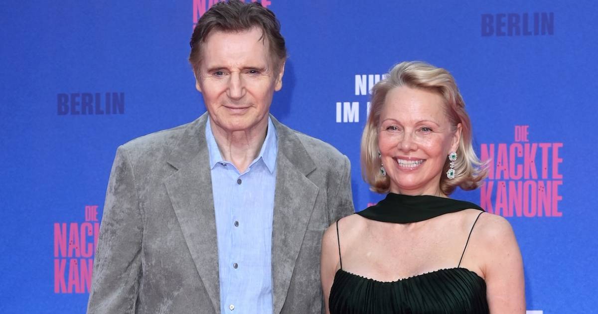 liam-neeson-pamela-anderson-romance
